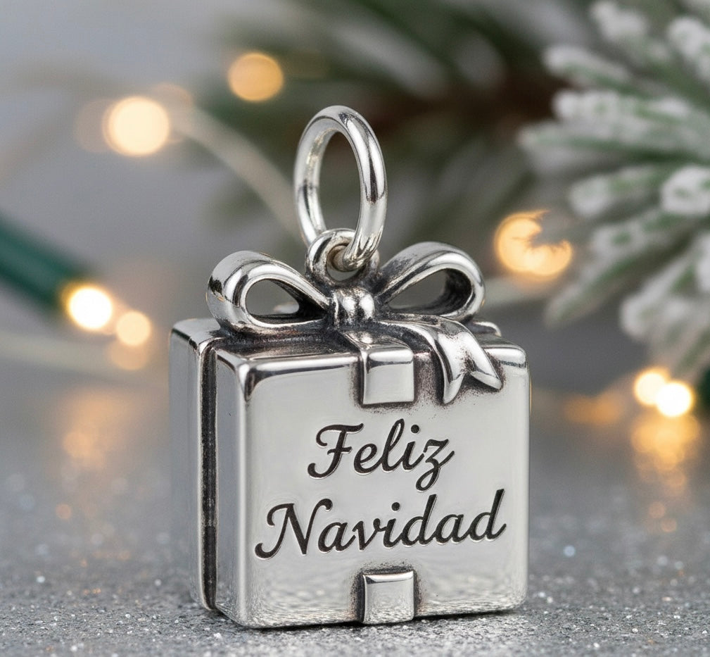"Feliz Navidad" Present Charm