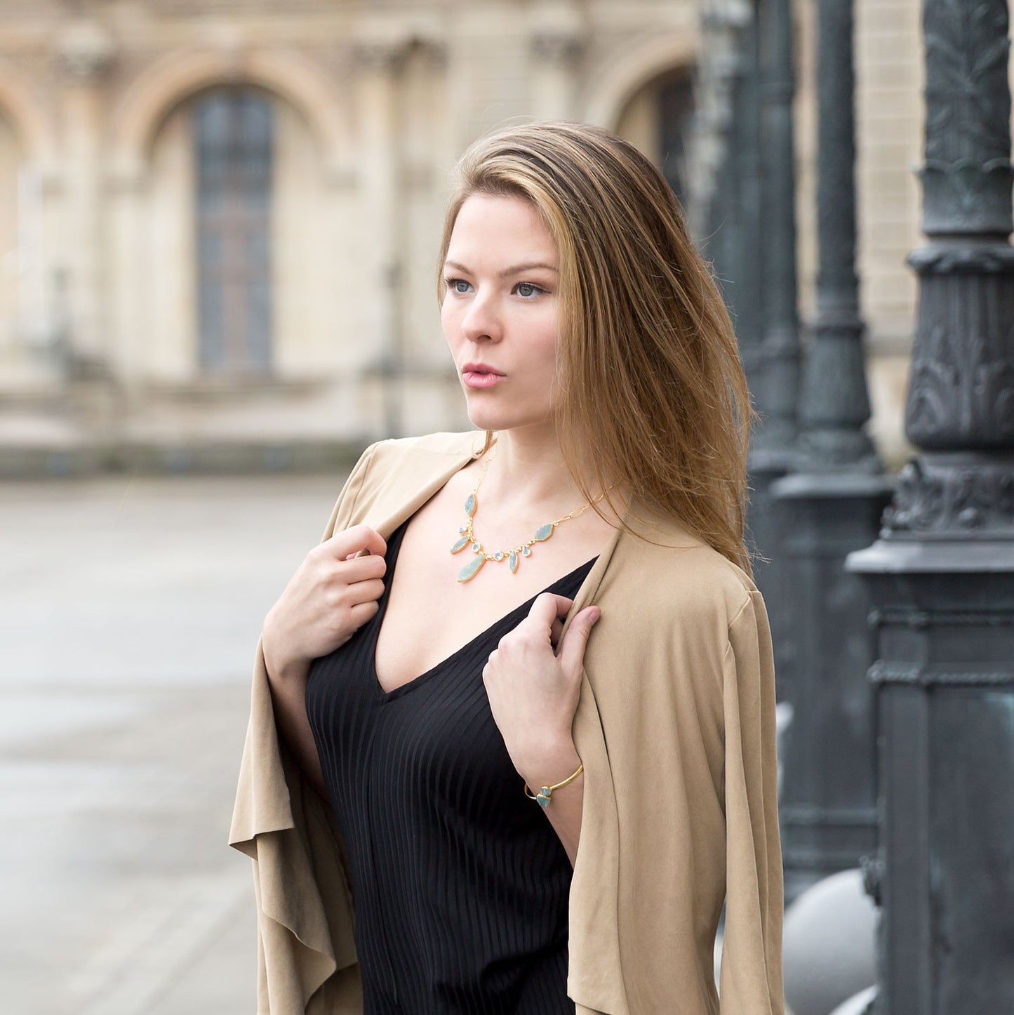 Collar de aguamarina y topacio azul bañado en oro de 14 quilates