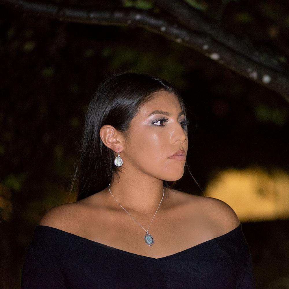 Pendientes de alambre francés de vidrio romano antiguo con diseño de filigrana oxidada y pera