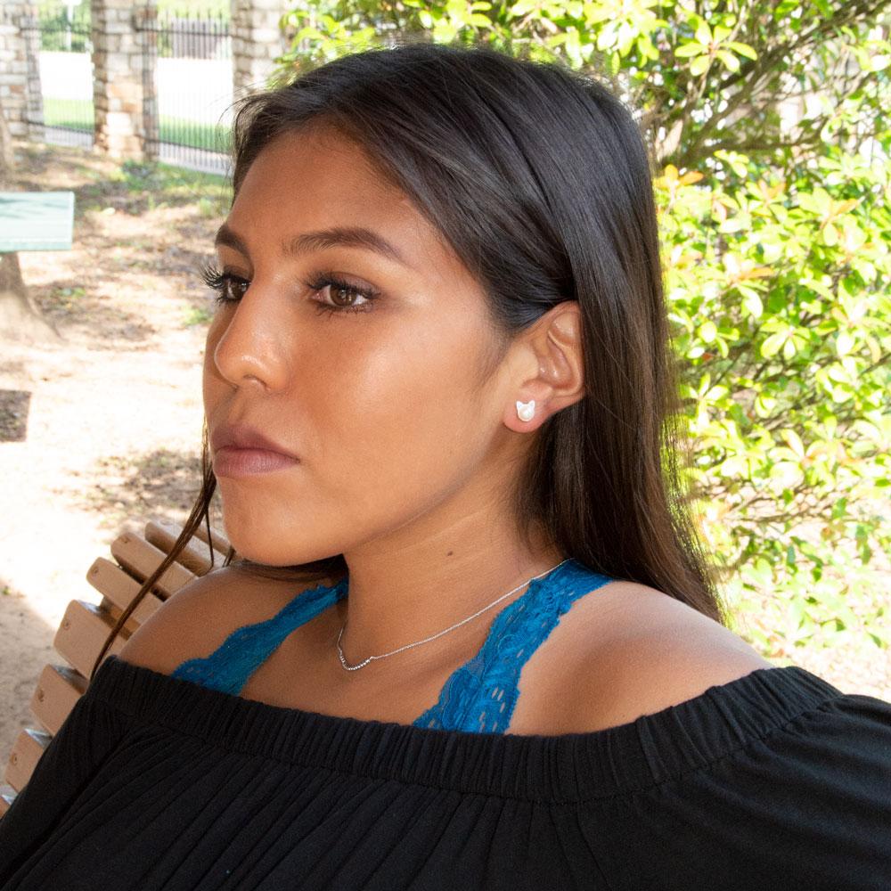 Aretes con cara de gato y perlas cultivadas de agua dulce