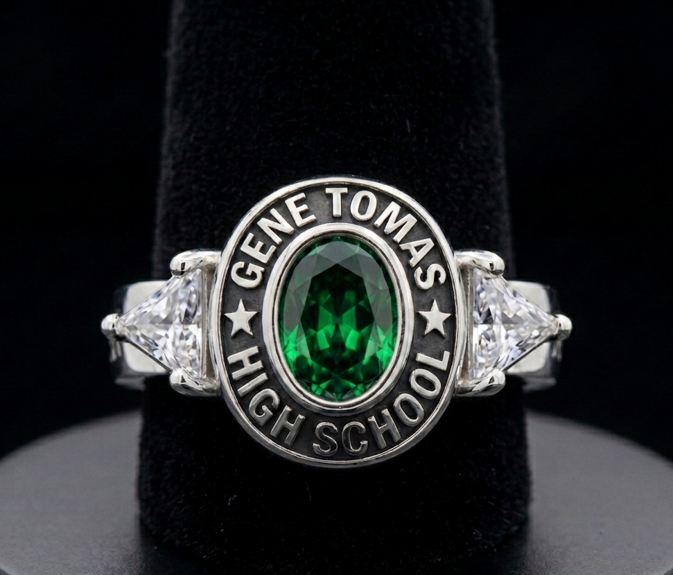 The Silhouette Oval Ring