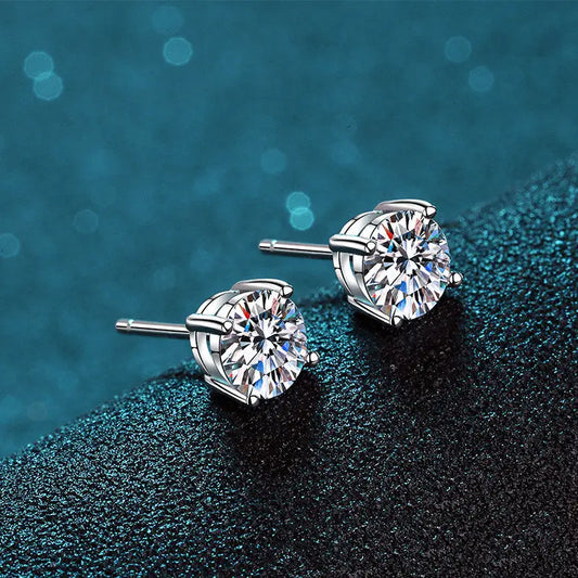Aretes de moissanita de cuatro puntas