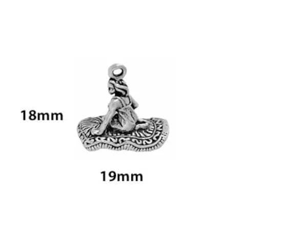 Genie on Magic Flying Carpet Charm