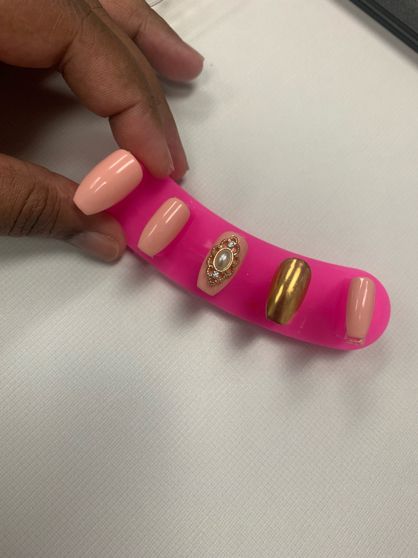 “Pink Royalty” Nail Set