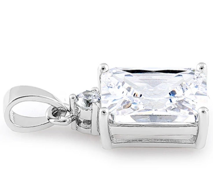 Colgante rectangular de plata de ley con circonita transparente