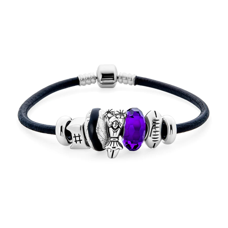 Pulsera de cuero con dijes del equipo de animadoras 