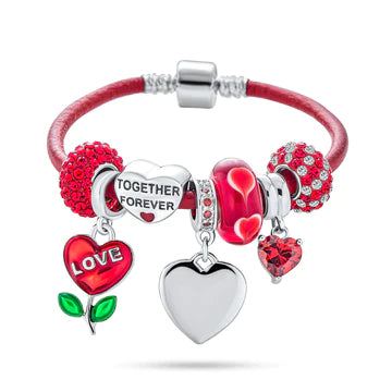 Pulsera con dije de cuentas de corazón rojo de cuero rojo 