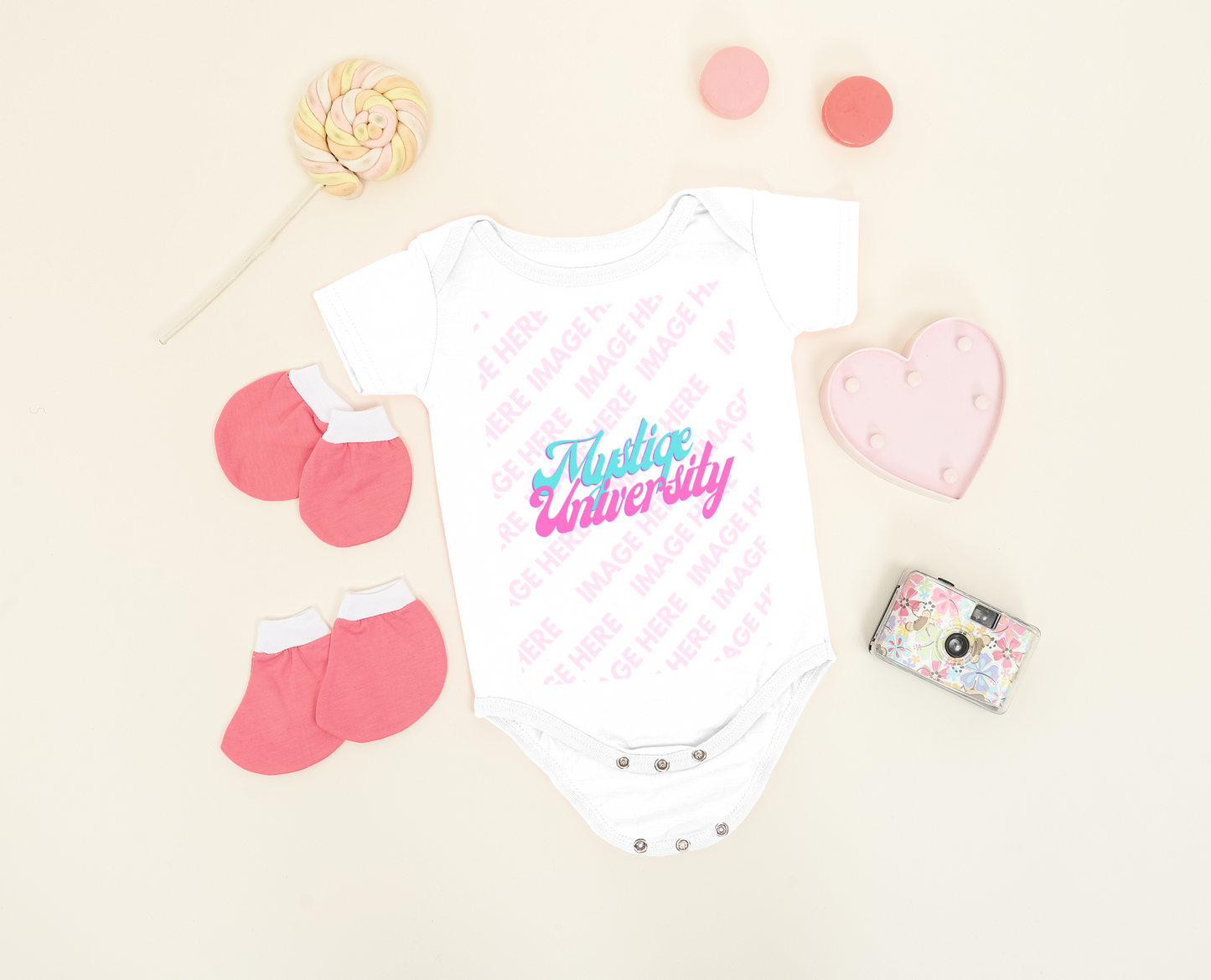 Mono para bebé con caramelo y guantes